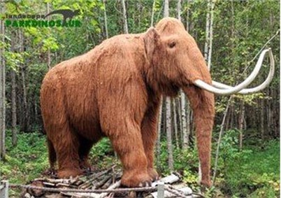 Animatronic őskori állatszobor erdőre