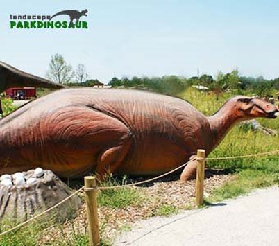 Teljes méretű dinoszaurusz szobor az állatkert számára